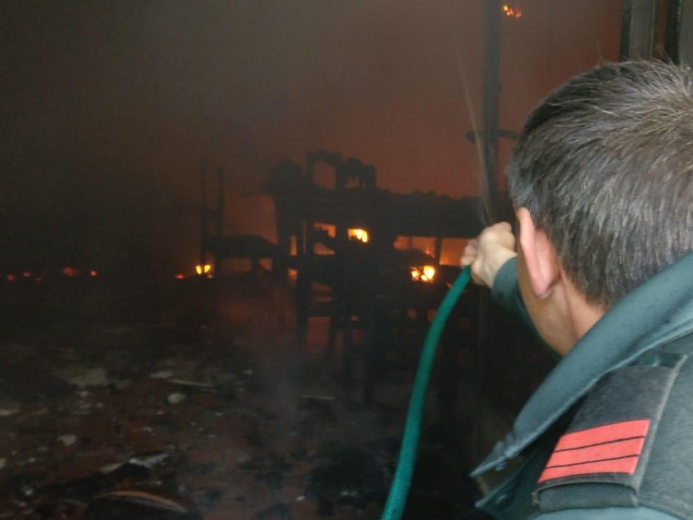 Un octogenario evacuado por una vivienda afectada por un incendio en Angüés