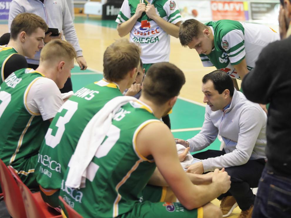 El técnico Guillermo Arenas se felicitaba por que el equipo cierre toda una vuelta invicto en casa