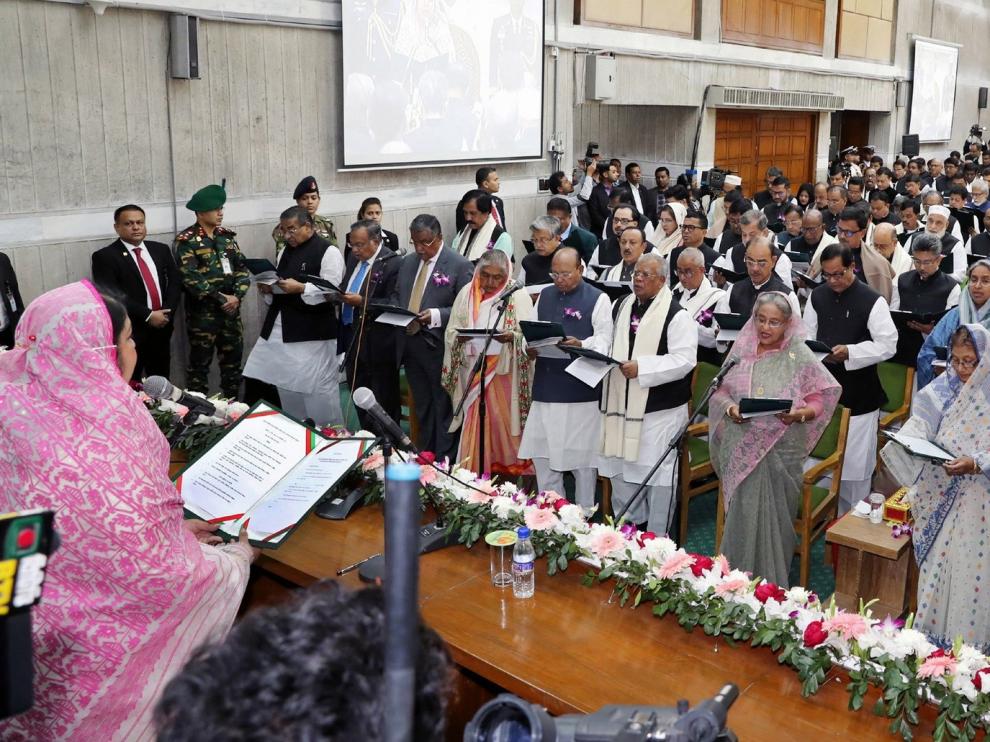 Hasina jura como primera ministra de Bangladesh por tercera vez consecutiva