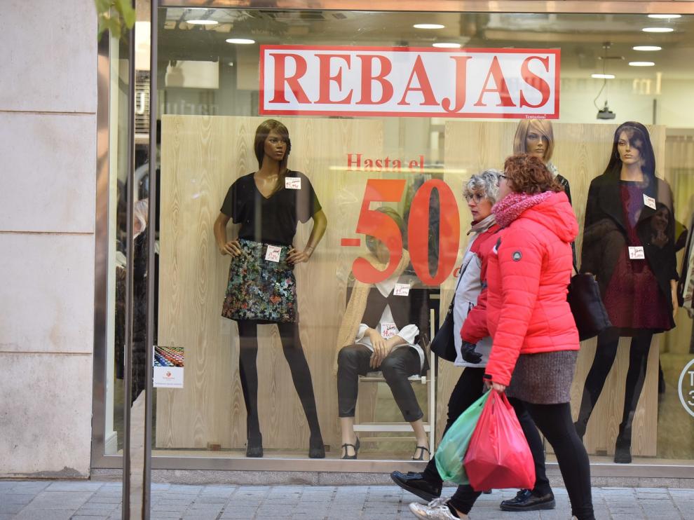 El comercio de Huesca arranca con fuerza las rebajas tras una buena Navidad