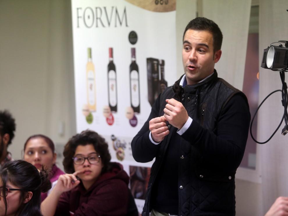 Sustanciosa cata de vinagres en la Escuela de Hostelería de Huesca
