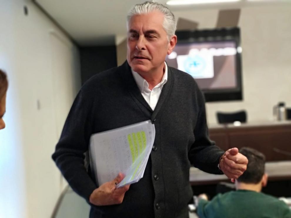 Antonio Suárez sustituirá a Torres en la vicepresidencia de las Cortes