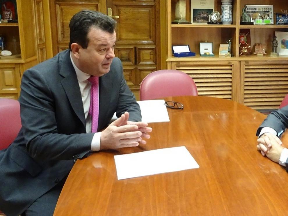 La FAMCP presenta en el Ayuntamiento de Huesca su informe sobre los presupuestos municipales