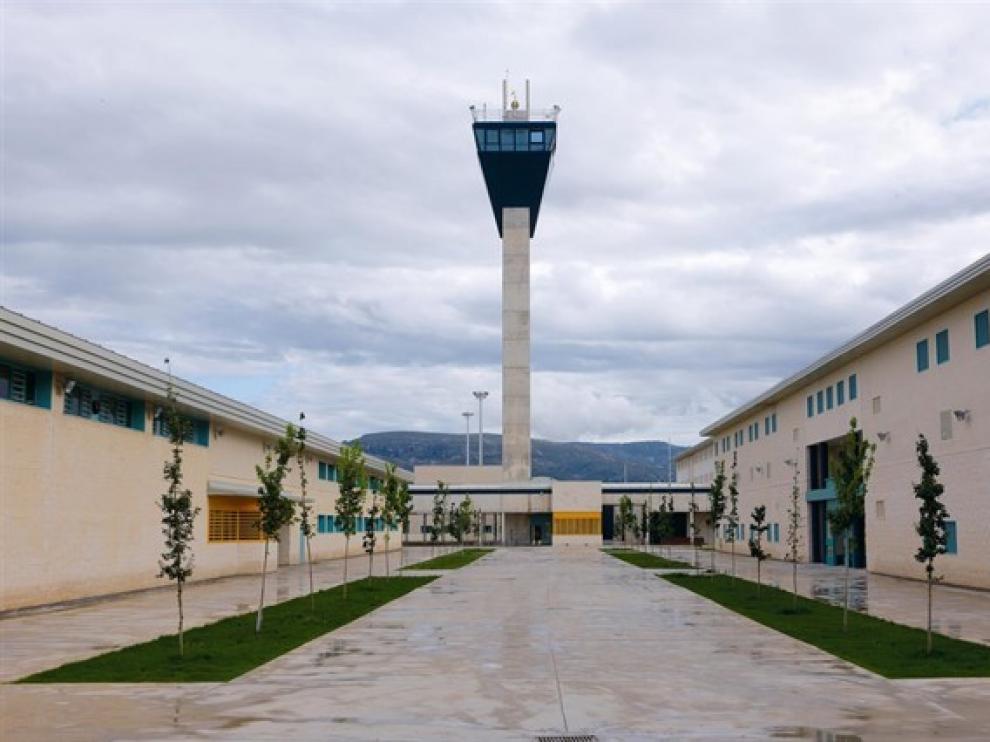 Cerca de 100 presos etarras, casi la mitad, aceptan ya la legalidad penitenciaria