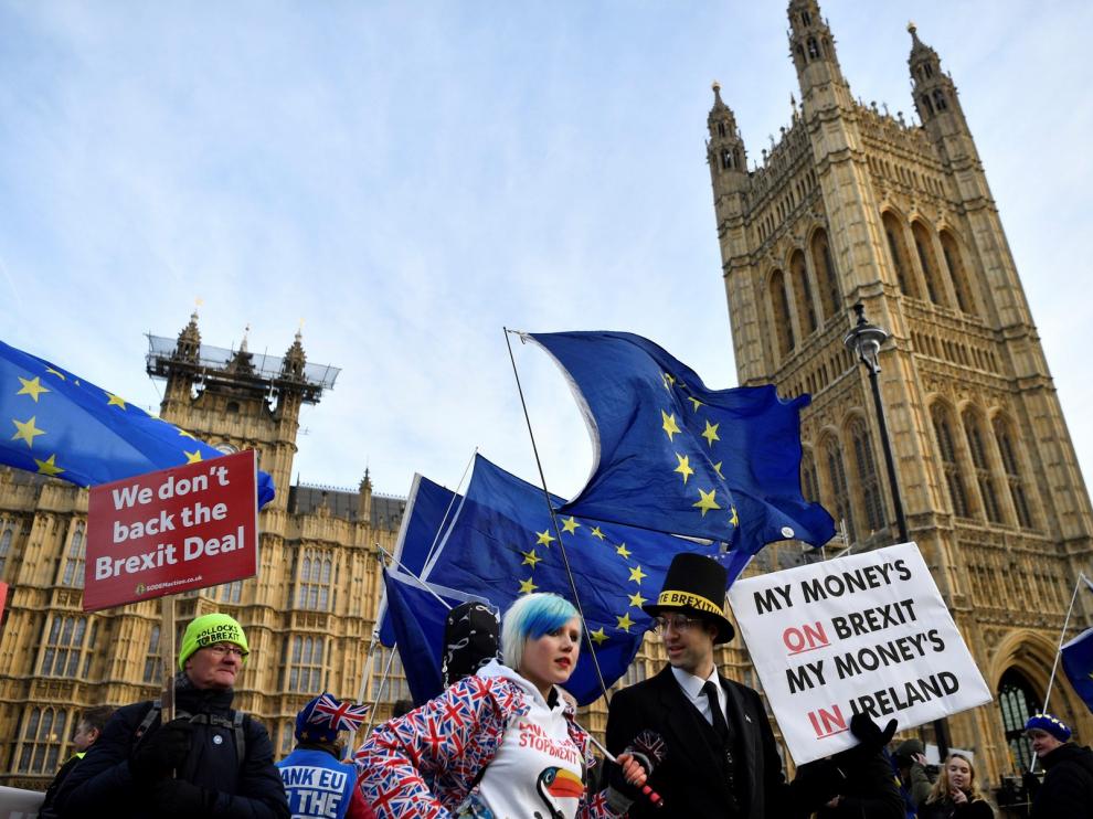 El Gobierno británico extrema los argumentos para salvar su acuerdo