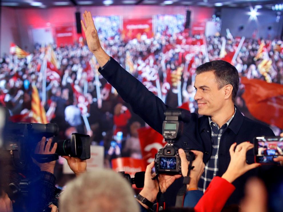 Sánchez seguirá hasta 2020 y dice a PP y Cs que "esperen sentados"