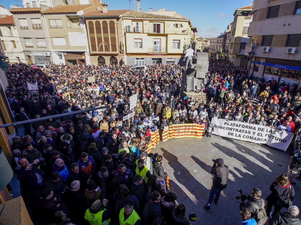 Miles de personas reclaman que la Central Térmica de Andorra no cierre sin alternativas viables