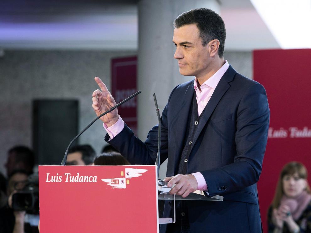 Sánchez pide al PP y Cs que se abstengan o voten a favor