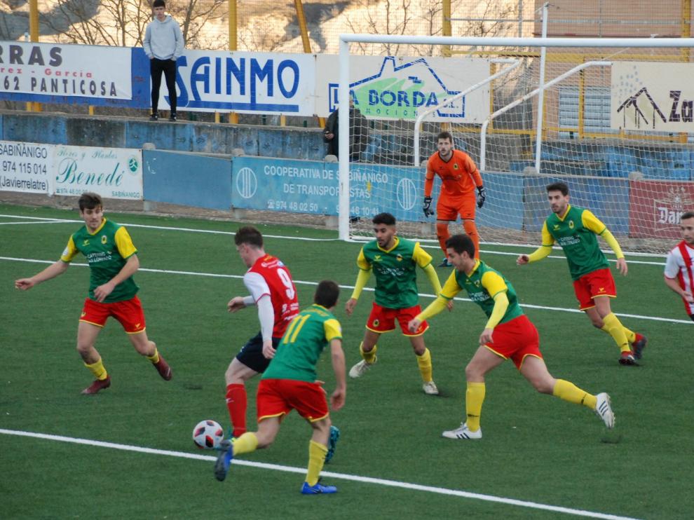 El Sabiñánigo gana dos meses después, sufriendo ante el San Lorenzo