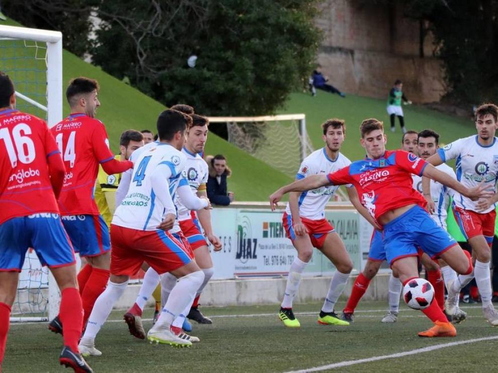 Un buen Sariñena se topa con un Tarazona líder