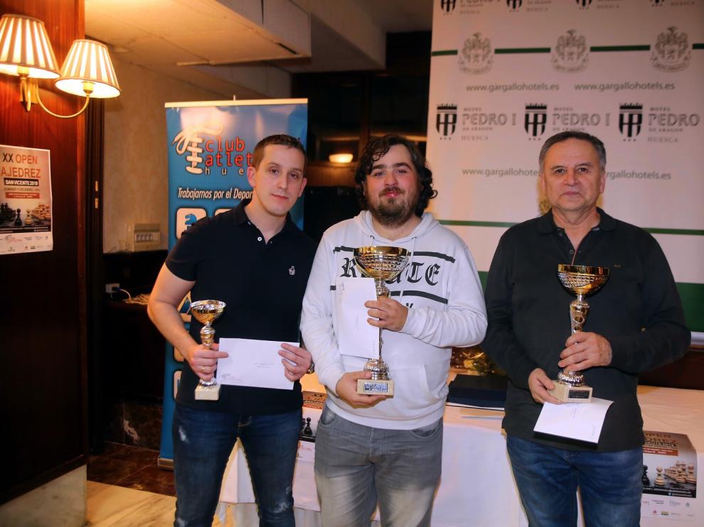 Adrián Villuendas inscribe su nombre en el palmarés del Open San Vicente de ajedrez