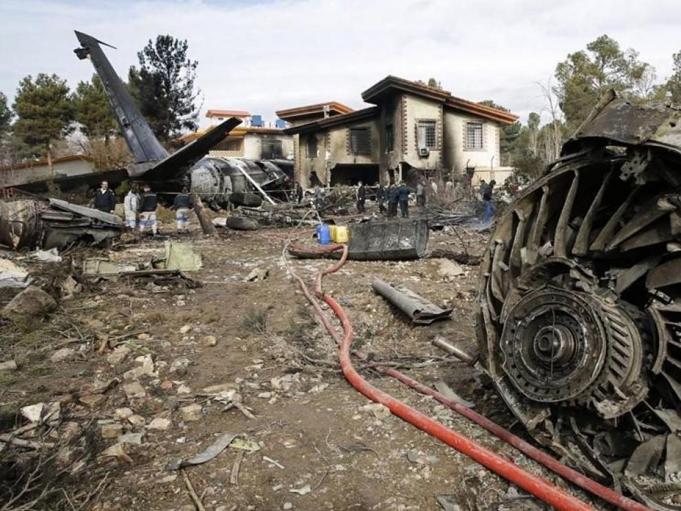 Al menos 7 muertos al estrellarse un avión de carga al oeste de Teherán