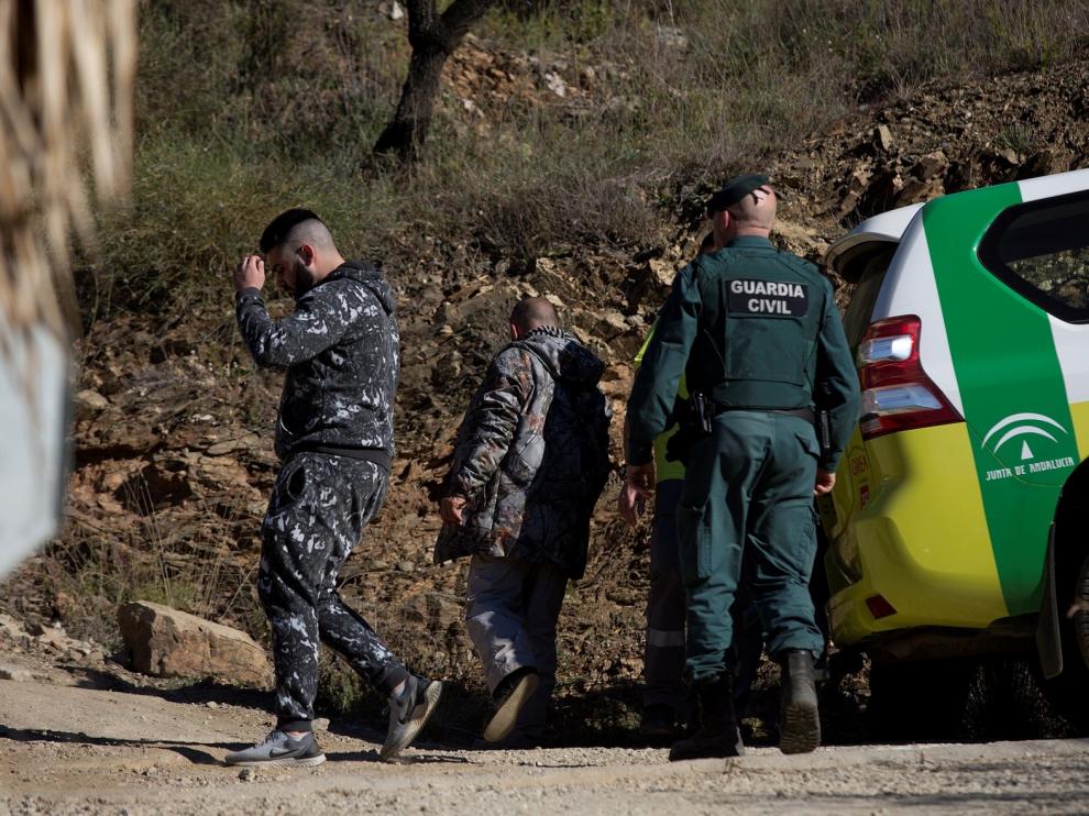 Extraen por succión tierra del pozo donde cayó el niño en Málaga