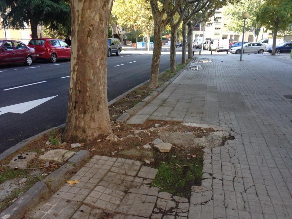 El barrio de María Auxiliadora de Huesca critica los 45 días de parón en las obras