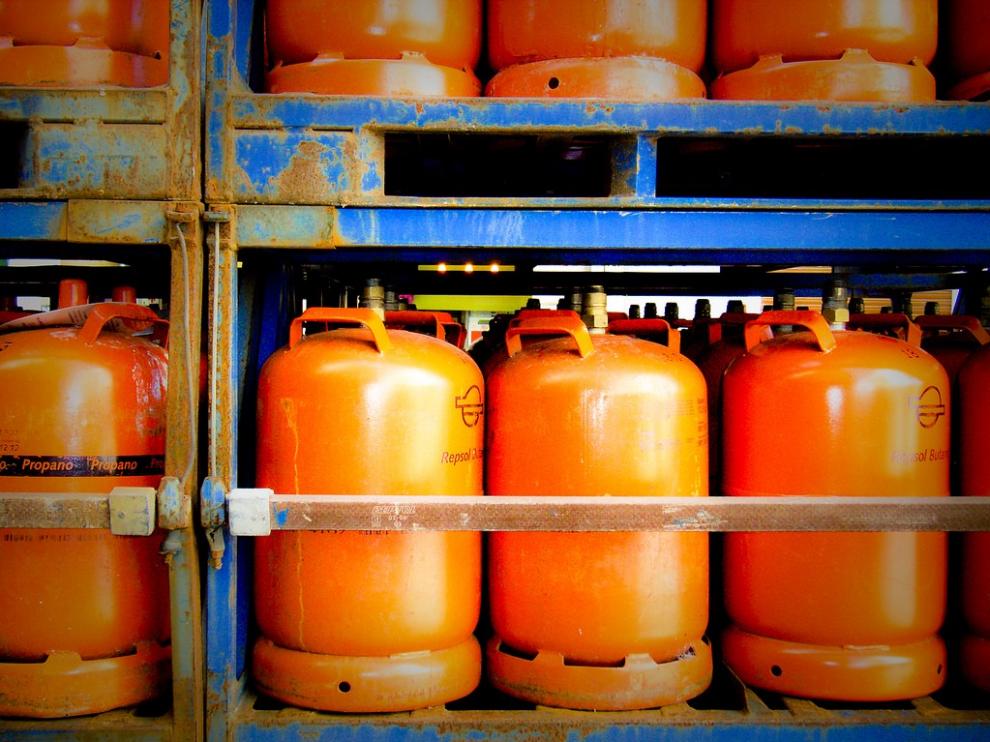 El precio de la bombona de butano baja este martes casi un 5 %, hasta los 14,57 euros