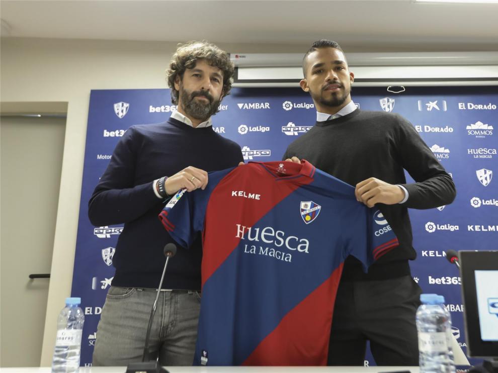 Yangel Herrera dice que el Huesca "ha hecho realidad el sueño de jugar en Europa"