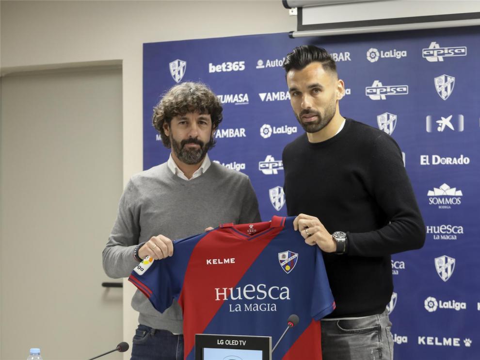 Enric Gallego, sin miedo al reto de Primera "y con ganas de ayudar al objetivo del Huesca"