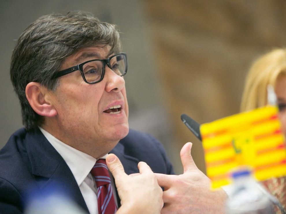 Aliaga carga contra el Gobierno y la DGA por la partida del Canfranc