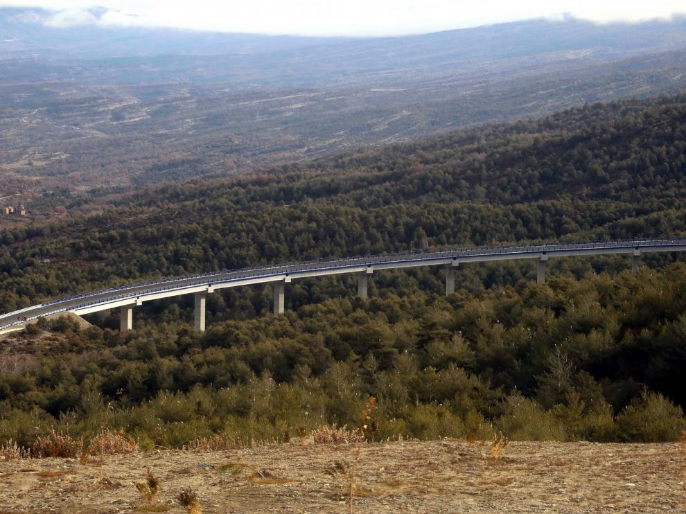 Fomento pondrá en servicio en abril 12 kilómetros de la autovía A-23 entre Arguis y Lanave