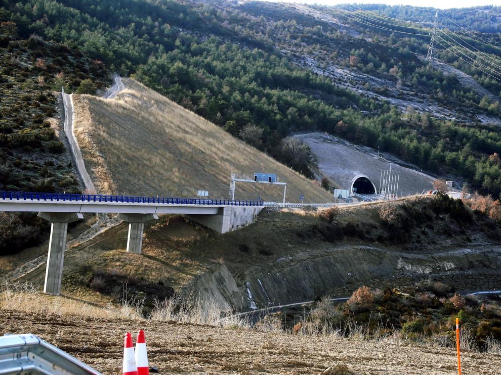 Fomento abrirá en breve 12 kilómetros de autovía y tres túneles en Monrepós