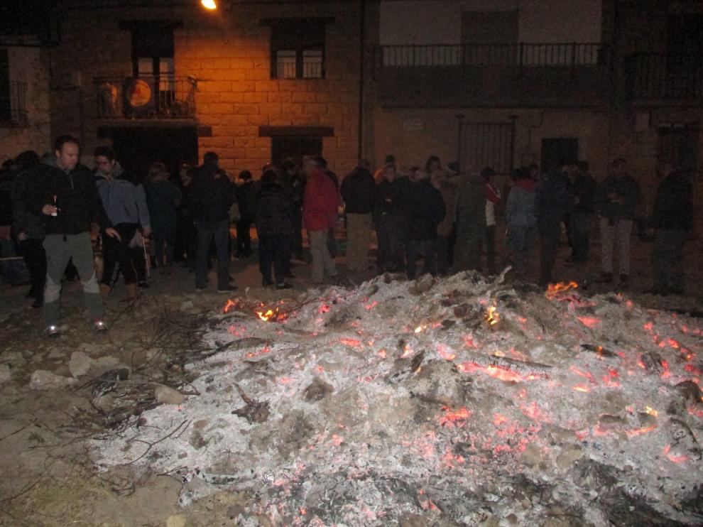 Las hogueras, ejes en Biscarrués de las fiestas de San Sebastián