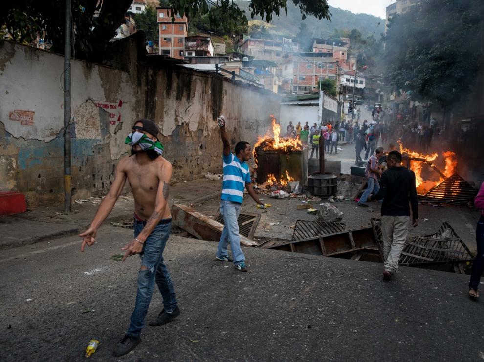 Maduro frena una sublevación militar