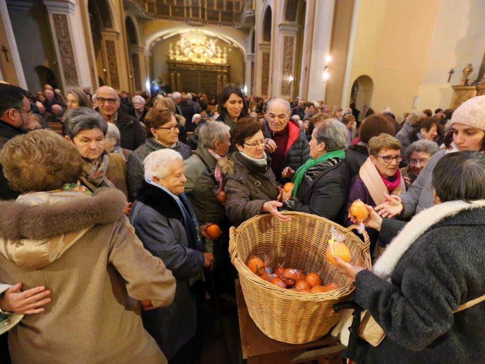 Misa tradicional y naranjas en el día en honor a San Vicente, el copatrón de Huesca