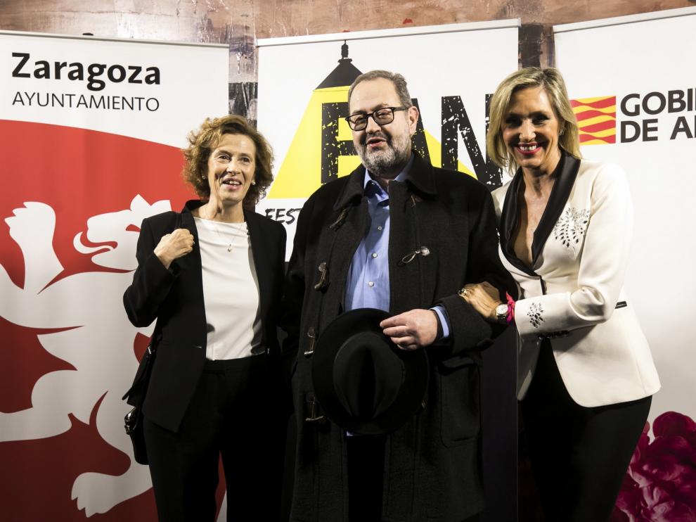 Julia Navarro: "Los escritores de novela negra bordan el relato social"