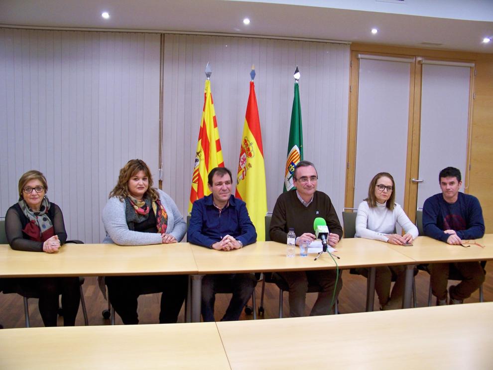 Dimiten Pilar Ventura y Sergio Plana, concejales del equipo de gobierno socialista en Fraga