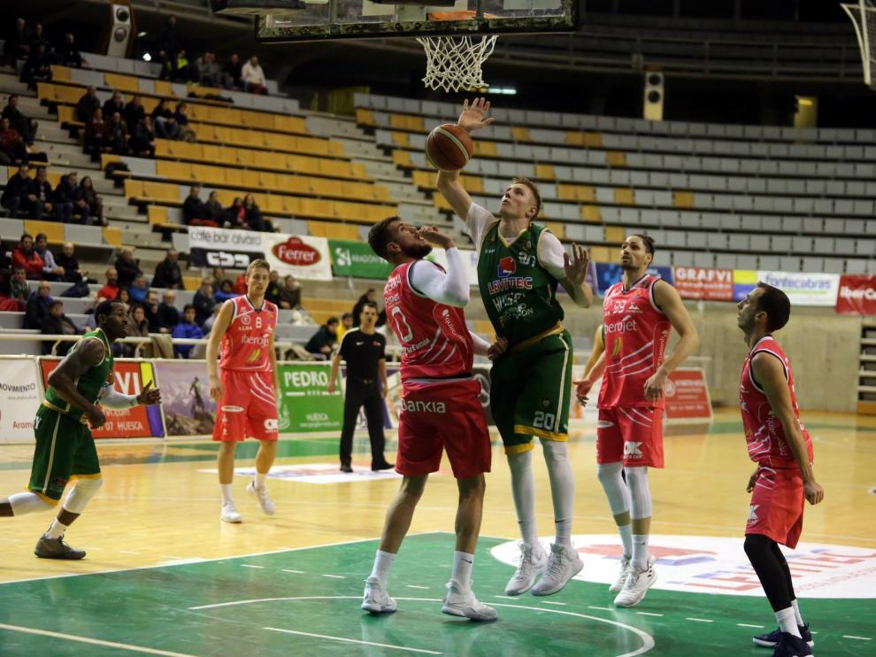 Félix Alonso, muy contento "por ganar en una pista tan complicada"