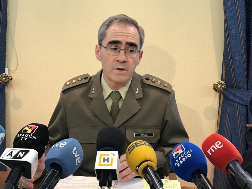 Defensa organiza una jura de bandera civil en Jaca
