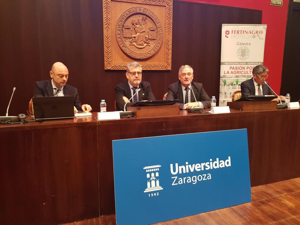 Olona: "Debemos situar a la agricultura en el centro de la innovación para dar respuesta a los retos de la sociedad"