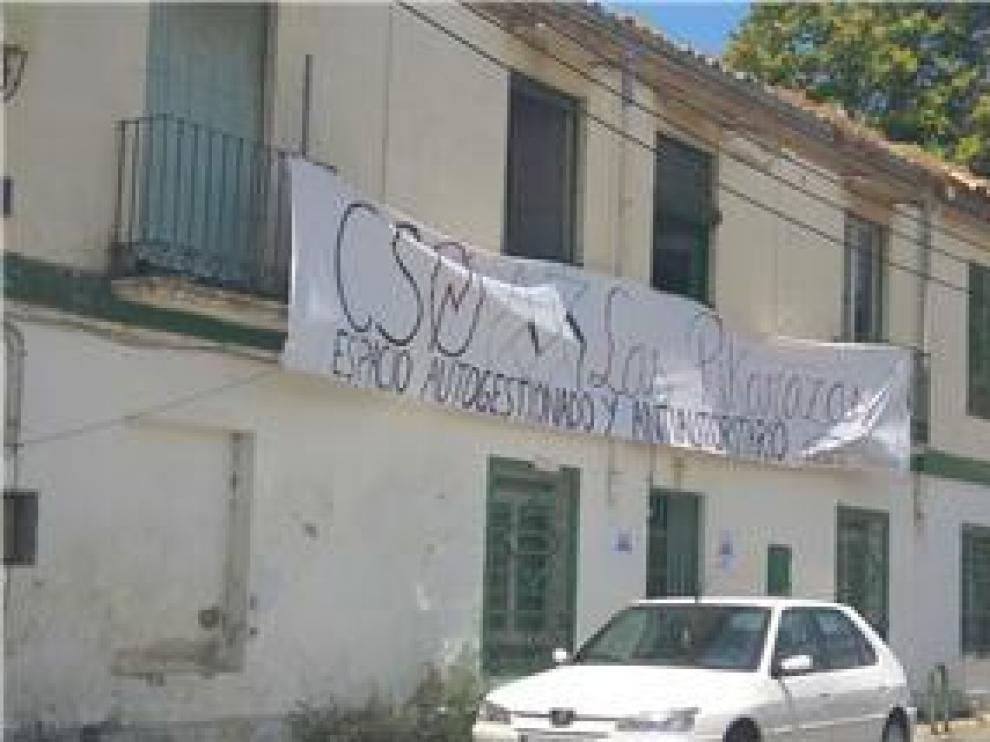 Absuelven a las acusadas de ocupar un edificio abandonado en las Harineras de Huesca