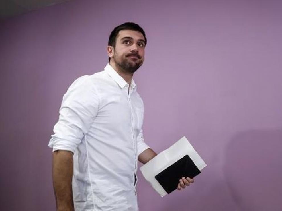 Espinar dimite de sus cargos en Podemos, el Senado y la Asamblea de Madrid