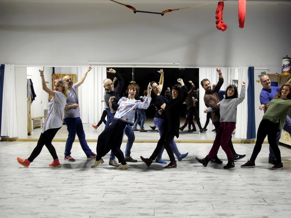 Huesca viaja a los años 20 con pasos de Lindy Hop y al ritmo de música swing
