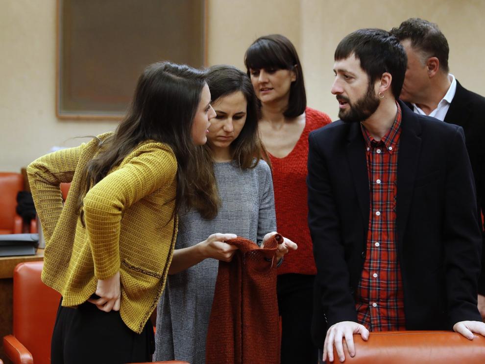 Podemos afronta su crisis interna y se acerca a Errejón