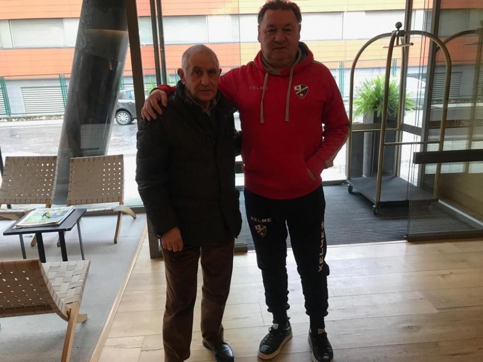 La expedición azulgrana a San Sebastián se reencontró con López