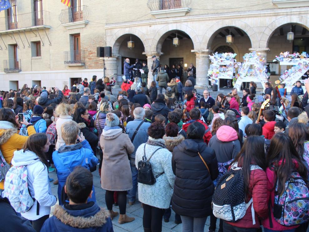 Los centros educativos de Monzón celebran el Día de la Paz en torno al concepto de "igualdad"