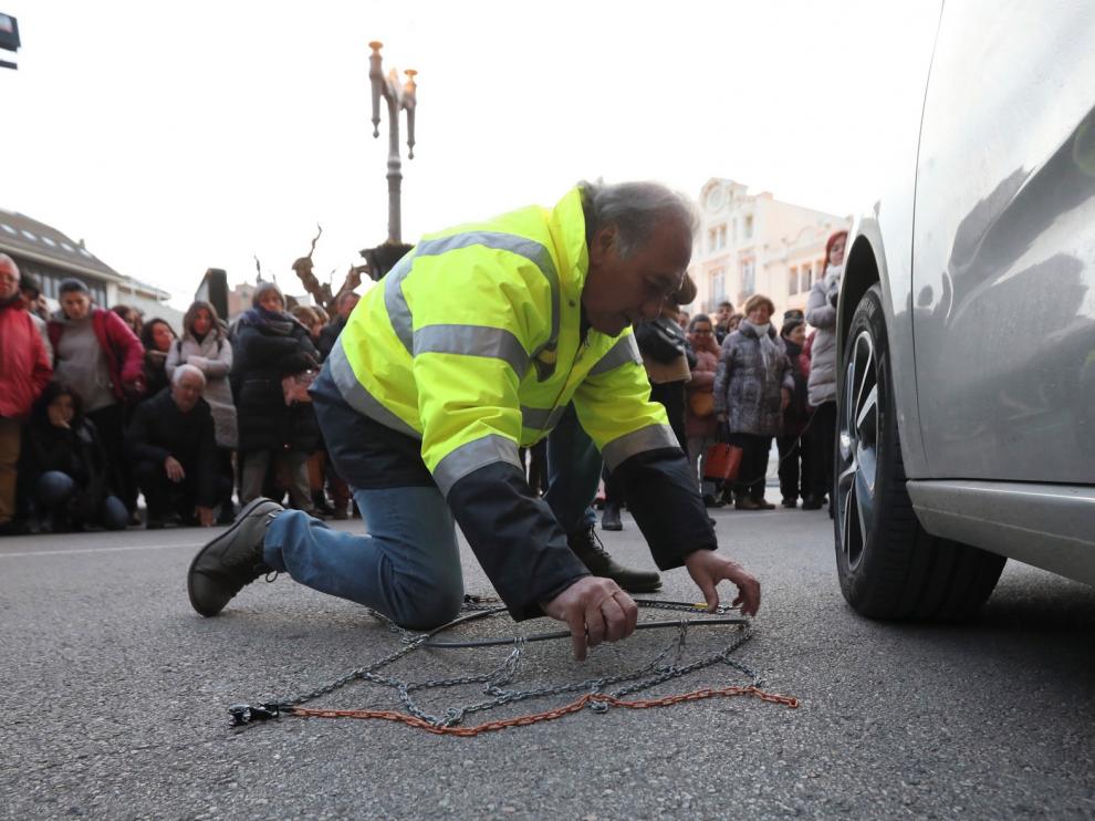 ¿Cómo coloco las cadenas?