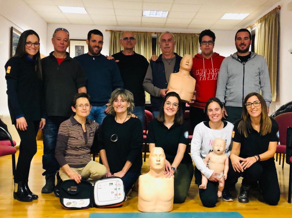 Vecinos de Biscarrués se forman en primeros auxilios en un curso de RCP