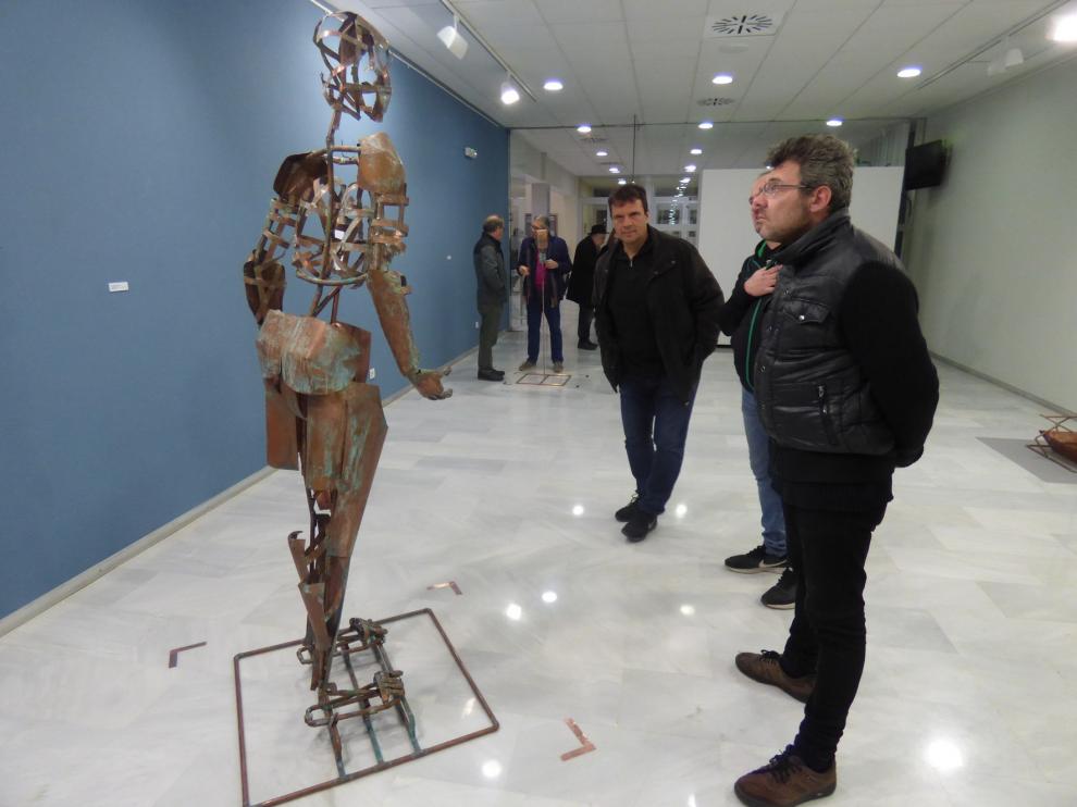 El artista uruguayo Eduardo Gimeno exhibe sus últimos trabajos en el Centro de Congresos de Barbastro