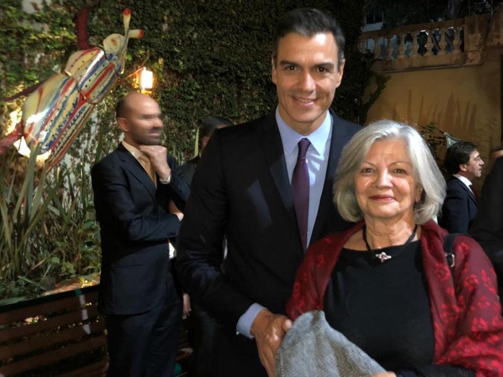 Sánchez mantiene un encuentro con Rosa Seco, hija del primer alcalde republicano de Barbastro