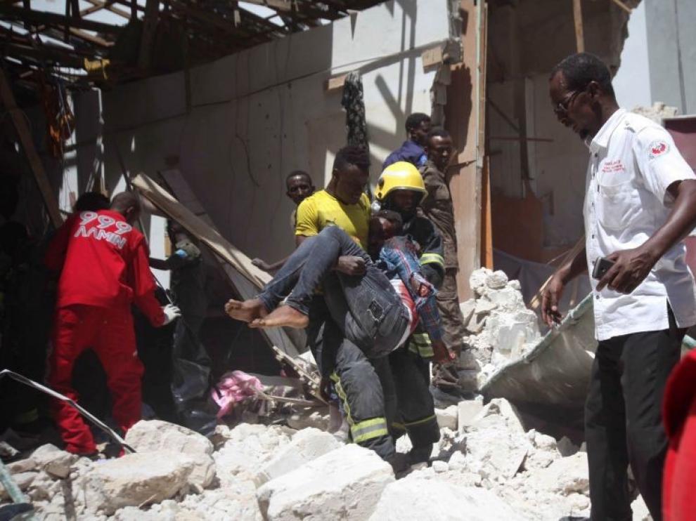 Al menos 12 muertos y 15 heridos al estallar un coche bomba en Mogadiscio