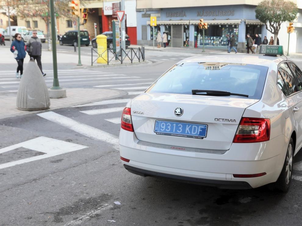 La DGA se reúne con el sector del taxi para empezar a regular los VTC