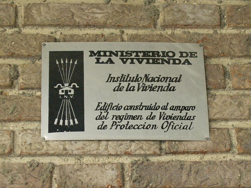 Justicia pide a 656 ayuntamientos retirar vestigios franquistas de sus calles
