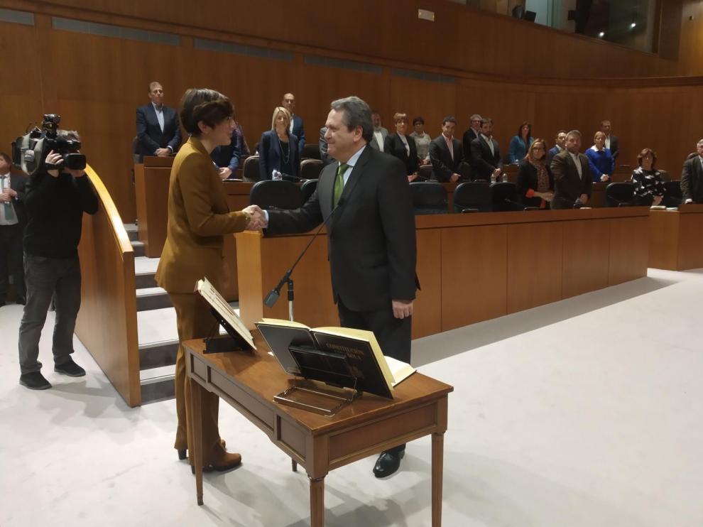 El barbastrense Ángel Solana toma posesión en Cortes e impulsa la primera propuesta