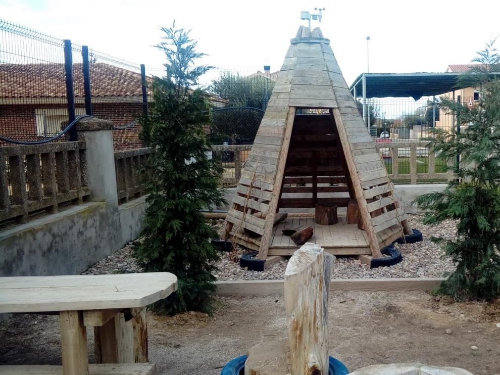 Almúdevar, ejemplo de educación artística, paisajismo y desarrollo comunitario en patios escolares