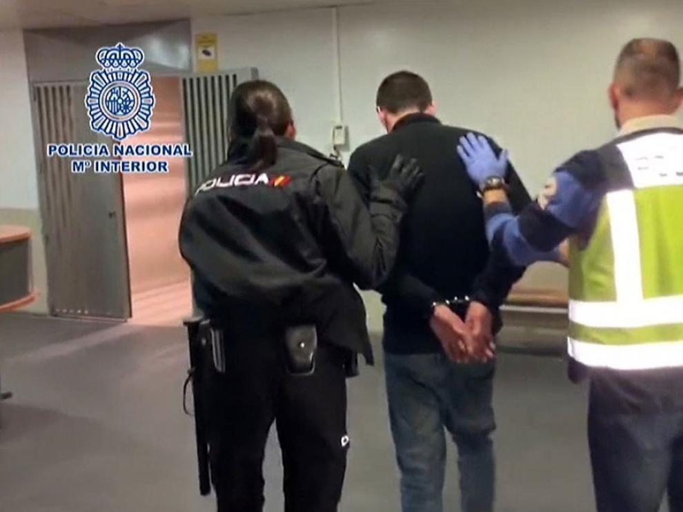 Detenido un hombre tras hallar a su pareja descuartizada en Alcalá de Henares