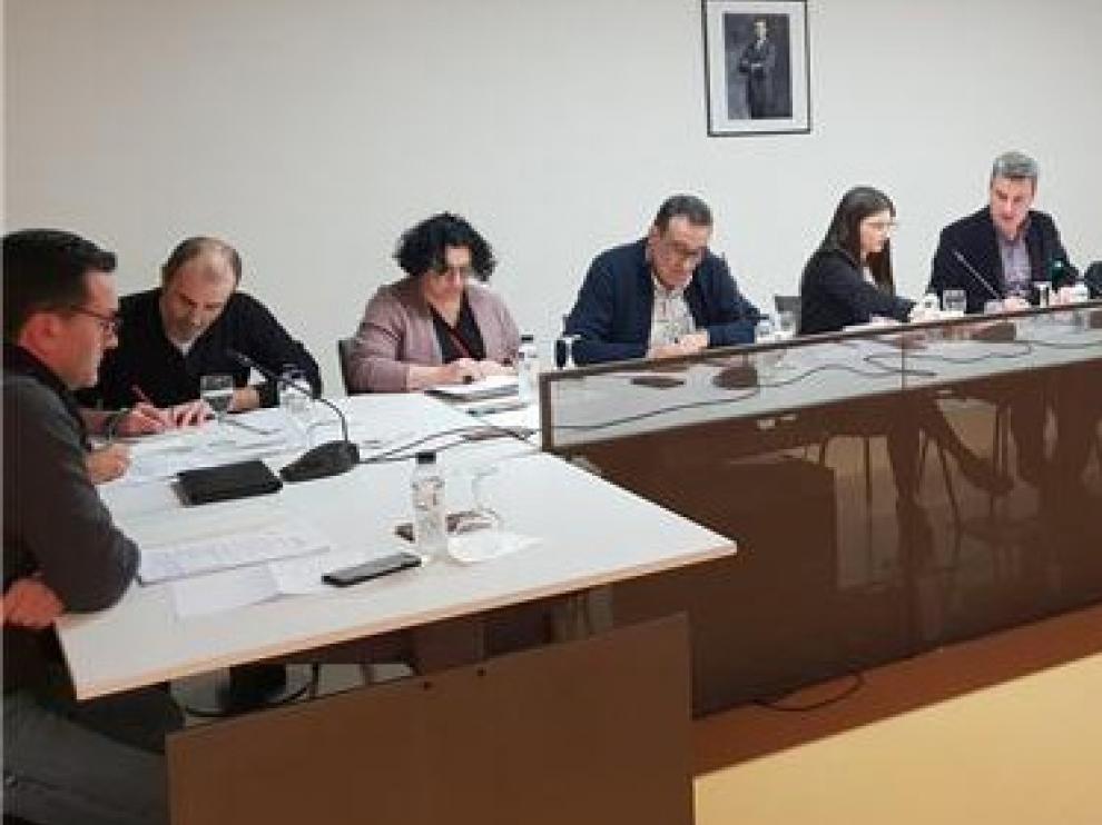 Graus aprueba arrendar el centro deportivo para revitalizarlo