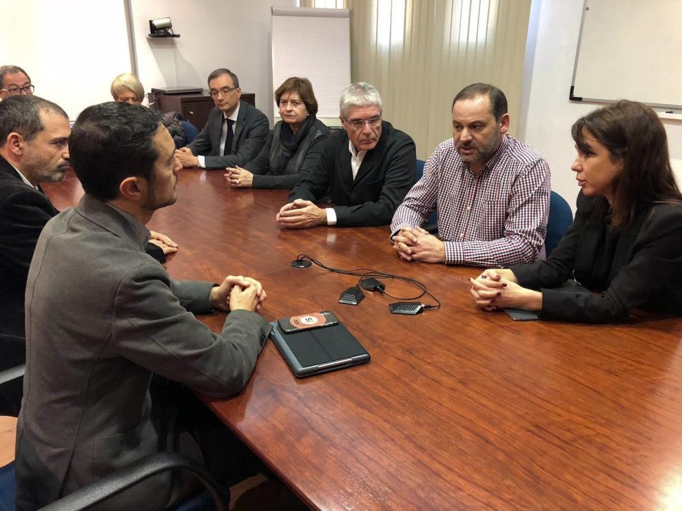 Ábalos no descarta la "concatenación de errores humanos" en el accidente de tren